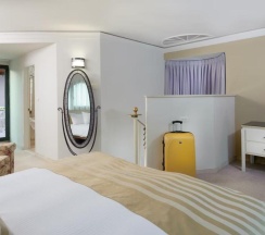 Двухместный люкс Presidential с балконом двуспальная кровать в Herods Palace Hotel