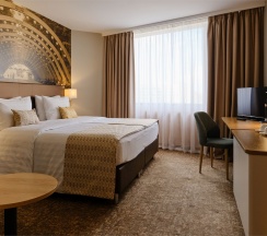 Стандартный номер с одной двуспальной кроватью и софой в Холидей Инн Москва Сокольники