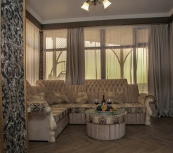 Двухместный люкс с балконом и с красивым видом из окна двуспальная кровать в Blacksea