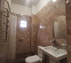 Четырёхместный номер Standard с красивым видом из окна в Ритм гор