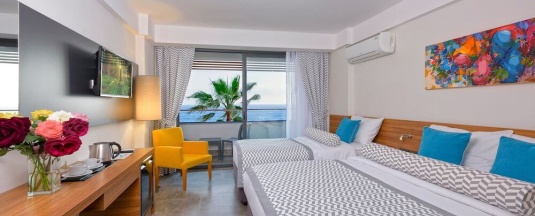 Номер Standard с балконом в Floria Beach Hotel