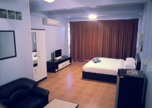 Двухместный номер Standard с балконом двуспальная кровать в OYO 963 Sunshine Guesthouse