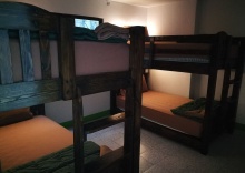 Кровать в общем номере в Stay With Jame Hostel