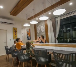 Двухместная семейная вилла двуспальная кровать в Happy Family Villa