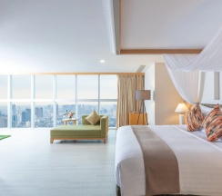Двухместный люкс Space Zone Presidential 1-Bed двуспальная кровать в Baiyoke Sky Hotel