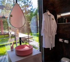 Mirror рink в Лаки