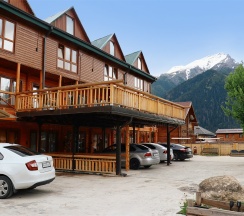 Двухкомнатный улучшенный стандарт с видом на горы | без балкона | 2 этаж в Hayat Haus