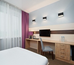 Номер стандарт с 1 двуспальной кроватью в AurA City Hotel