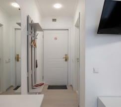 Двухместный номер эконом класса с одной большой кроватью в Iq hotel