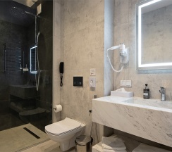 Люкс с видом на парк и балконом в Королева Луиза