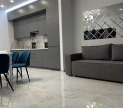 Коттедж с 3 комнатами с красивым видом из окна в Дом у реки