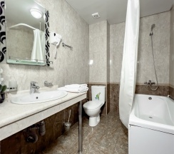 ДЕЛЮКС с балконом и видом на горы в Greek house viva hotels group
