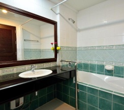 Трёхместный номер Deluxe в Samui First House Hotel