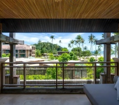 Люкс Family с 2 комнатами с балконом и с видом на город в Dinso Resort & Villas Ko Chang, Vignette Collection
