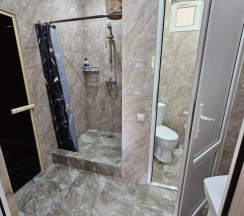 Двухместный коттедж с видом на горы двуспальная кровать в Атмосфера