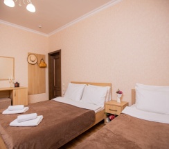 Стандарт 3-местный с двуспальной и односпальной кроватью и балконом в Джульетта