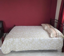 Двухместный номер Standard с балконом двуспальная кровать в Kimonos Guesthouse