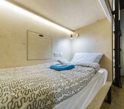 Кровать в общем номере (женский номер) в Icon hostel