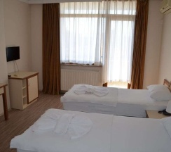 Трёхместный номер Standard с балконом в Ayvalik Palas Hotel
