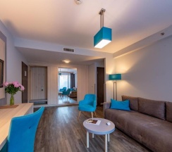 Одноместная студия Superior с балконом в Regnum Residence