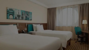 Номер стандарт с 2 односпальными кроватями в Hampton by Hilton