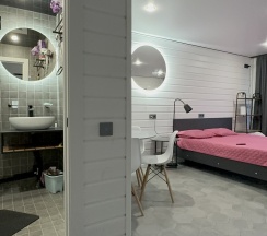 Домик с панорамными окнами и видом на горы.  в Алтай Лэнд