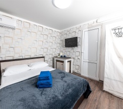 Двухместный Стандартный  номер с двуспальной кроватью в гостевом доме SV на 1 этаже в Милка