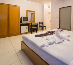 Номер Standard c 1 комнатой в "room in Guest Room - Guesthouse & Restaurant Belvedere - Central Bedroom With Ac Near Patong Beach"