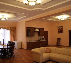 Апартаменты трехкомнатные с двумя спальнями, гостиной. в Княжна Мери