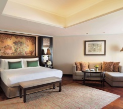 Двухместный полулюкс с видом на реку (двуспальная кровать) в Anantara Riverside Bangkok Resort
