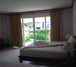 Бунгало Superior beachfront в Good Days Lanta Beach Resort
