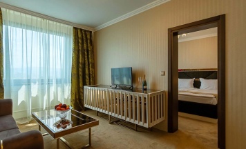 Двухместный люкс Astoria Grand двуспальная кровать в Astoria Grand Hotel