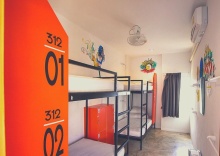 Кровать в общем номере в Mad Monkey Chiang Mai - Hostel