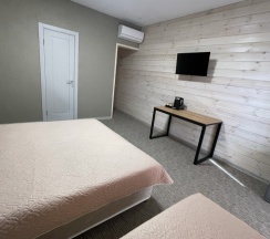 Трёхместный номер Classic с балконом в Абаза