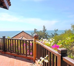 Бунгало с видом на море в Poshanu Resort