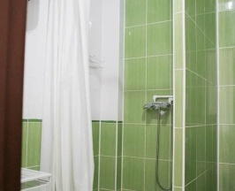 Номер комфорт с 3 односпальными кроватями в Аракуль