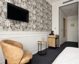 Стандартный номер с видом на город и большой двуспальной кроватью в Королева Луиза