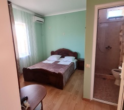 Двухместный номер с двуспальной кроватью с видом на озеро в Андреанна