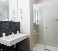 Двухместный номер Standard с балконом двуспальная кровать в Prima Luxury Rooms