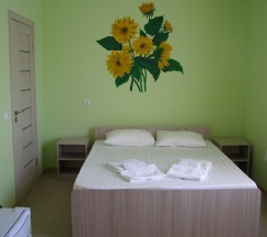 Номер полулюкс с 1 двуспальной кроватью в Добрый Бобр