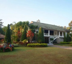 Коттедж с 3 комнатами в Phudara Resort