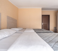 Супериор номер до 6 гостей в Грант-1 by Viva Hotels Group