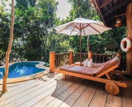 Двухместная вилла Junior Pool двуспальная кровать в Santhiya Koh Phangan Resort & Spa