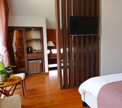 Номер Deluxe в Amia Hotel