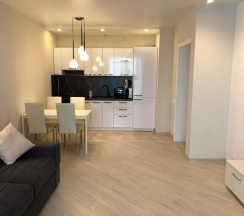 Апартаменты с гостиной и спальней с двуспальной кроватью в Sibgat Apartments