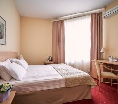 Стандарт Улучшенный с двуспальной кроватью в Центральный by USTA Hotels