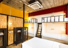 Кровать в общем номере в Khunsuek Muaythai Hostel