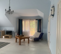 Семейный люкс с балконом в Эко-дача Hidden Plyos