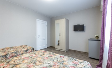 Трехместный с удобствами на этаже в Золотой берег