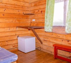 3-местный номер в двухэтажном коттедже (общие удобства) в Полинка